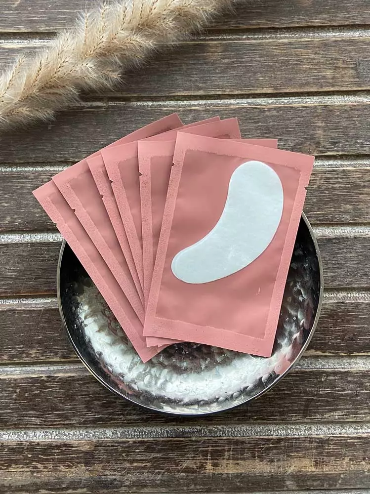 1-augenpads-wimpernfarbe-schutz-shop-Sara-Pavo-Cosmetics-e1718633962413